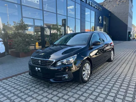 Peugeot 308 SW 1,2 PureTech Selection Sky 130HK Stc 6g til salg