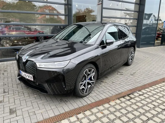 BMW iX 40 EL XDrive 326HK 5d Aut.