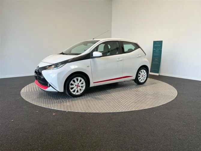 Toyota Aygo 1,0 VVT-I X-Press 69HK 5d